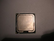 CPU Intel Pentium E2200 SLA8W 2.40Ghz/1M/800/06 Douille 775