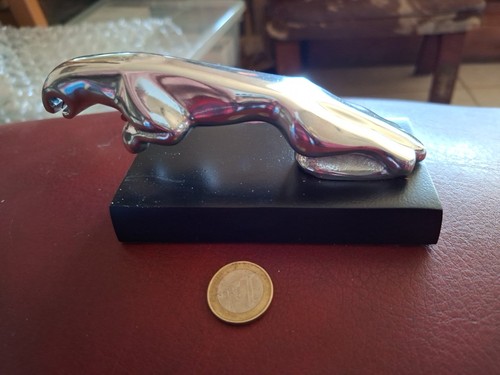 Mascotte voiture jaguar - mascotte,