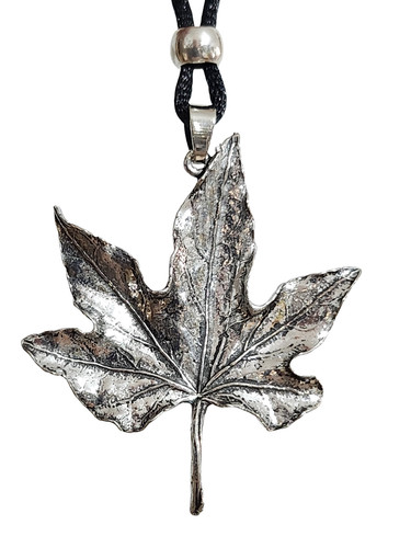 Collier feuille pendentif