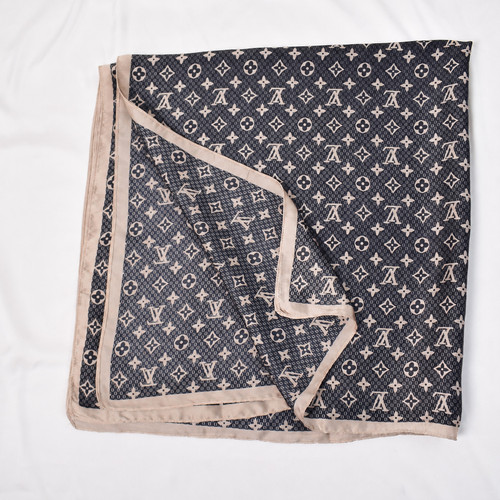 100 authentic louis - 100%,