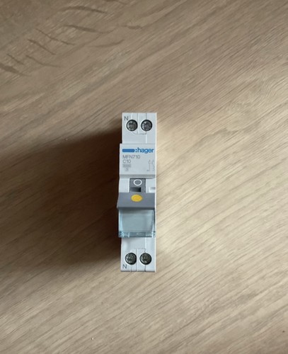 Disjoncteur hager mfn710 c10 - mfn710,