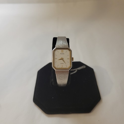 Montre pulsar femme - femme, vintage