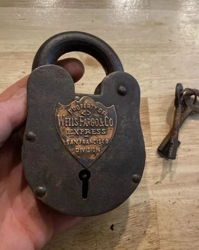 Ancien cadenas wells fargo - wells,