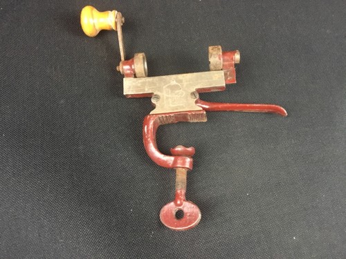 Sertisseuse ancienne chasse - sertisseuse,