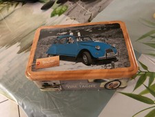 Voiture deux chevaux boîte à sucre