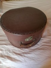 GRANDE BOÎTE À CHAPEAUX