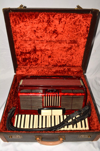 Vintage scandalli red piano - red,