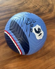 ballon dédicacé par Olivier Giroud
