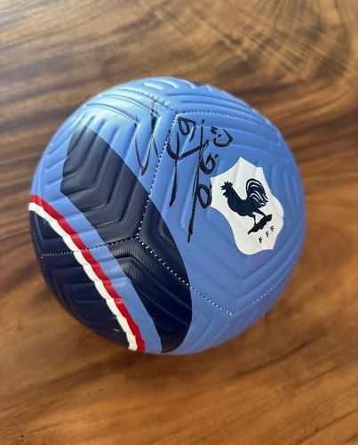 Ballon dédicacé par olivier - par,