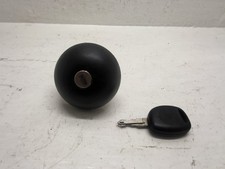 Bouchon réservoir avec une clé pour clio 2 berline phase 1 essence de 1998