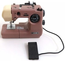 Jouet machine à coudre