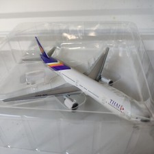 NEUF BOEING 777-300 THAÏ