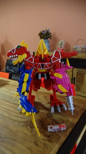 Power rangers dino - rangers, charge