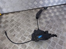 Serrure fermeture porte avant