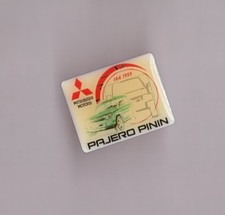 pin's Mitsubishi motors - IAA 1999 - voiture 4x4 Pajero Pinin (époxy)