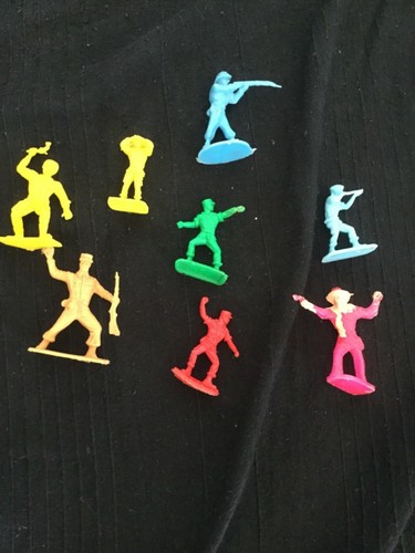 Anciennes figurines plastique