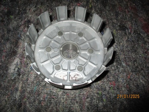 Cloche embrayage neuve - cloche,