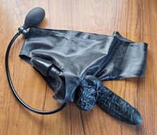 Combinaison en latex avec