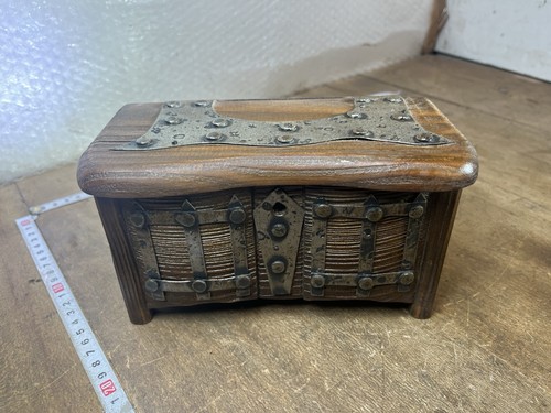 Boîte bois ancienne petit - bois, ancienne.