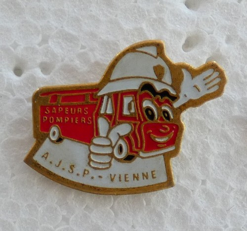 Petit pin sapeurs - pin's, pompiers