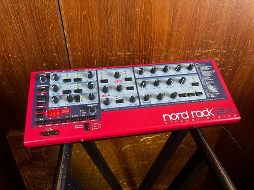 Synthétiseur analogique