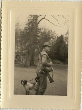 PHOTO ANCIENNE - VINTAGE SNAPSHOT - CHASSEUR CHASSE CHIEN TROPHÉE FUSIL -HUNTING