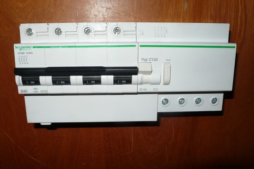 Disjoncteur a9n18353 - disjoncteur,