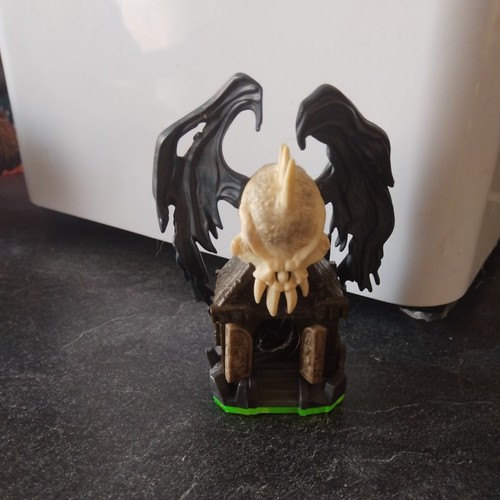 Darklight crypt skylanders - crypt,