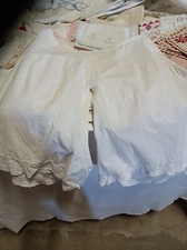Culotte fendue époque 19 ème siècle, en coton et broderies 