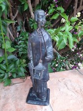 SCULPTURE ASIE  XXe SIECLE JEUNE FILLE A LA LANTERNE ET PARAPLUIE BRONZE PATINE