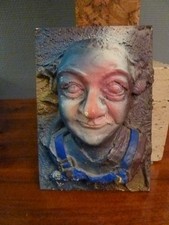 Sculpture de Coluche faite main , plâtre sur bois