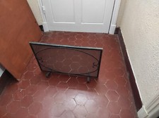 grille de protection cheminée à bois en fer