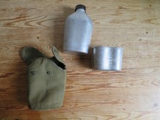 Gourde et quart gravé Armée