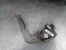 180021343R THROTTLE PEDAL /