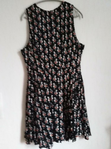 Robe noire imprimée sans