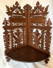 Etagère d’angle sculptée ancienne bois foncé, pliable, style gothique