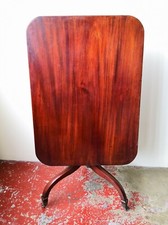 TABLE PLIANTE. BOIS D'ACAJOU