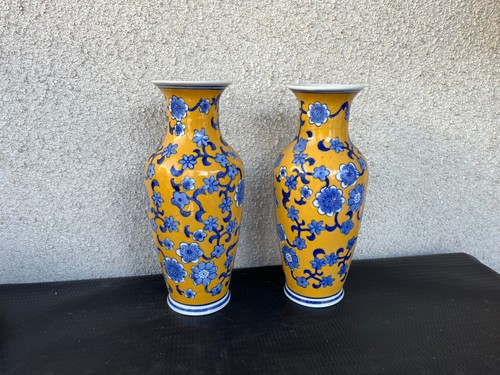 Paire vases porcelaine - de, en