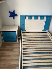 CHAMBRE ENFANT 4 ÉLÉMENTS  Lit + table chevet +commode+bibliothèque 