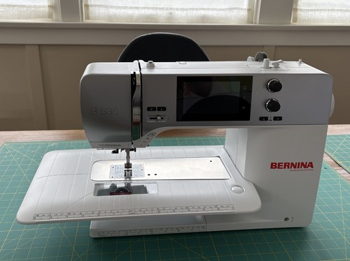 New bernina 535 sewing - new, b