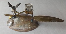 Ancien encrier en laiton / métal doré et coquillage, décor oiseau