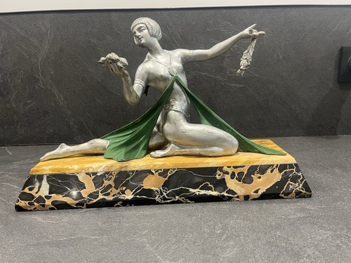 Sculpture femme regule art - sculpture,