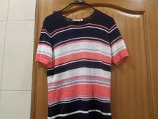magnifique pull leger neuf