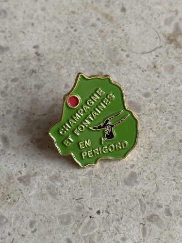 Pin champagne fontaines - pin’s,