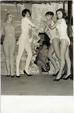 2 Photos Crazy Horse Saloon - Travaux au Crazy ! - Pin-up - Sexy Lady - 1960
