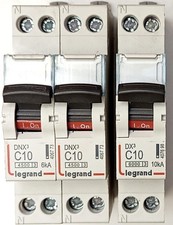 Lot de 3 disjoncteurs Legrand