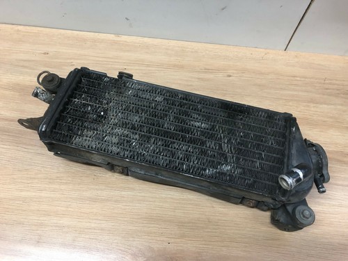 Radiateur avec bouchon - un,