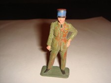 FIGURINE STARLUX GÉNÉRAL 2 ETOILES KÉPI BLEU BRAS PLIE ET LE LONG DU CORPS