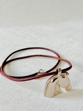 HERMÈS Pendentif Cheval