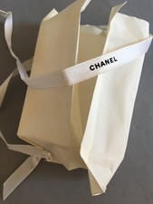 CHANEL. Accessoire de bureau publicitaire en  métal argenté , devidoire a Scotch